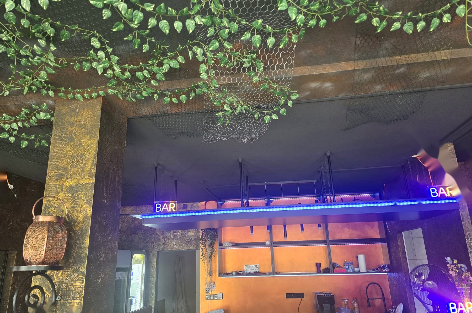 Roadhouse Grillbar Theke mit Barlicht